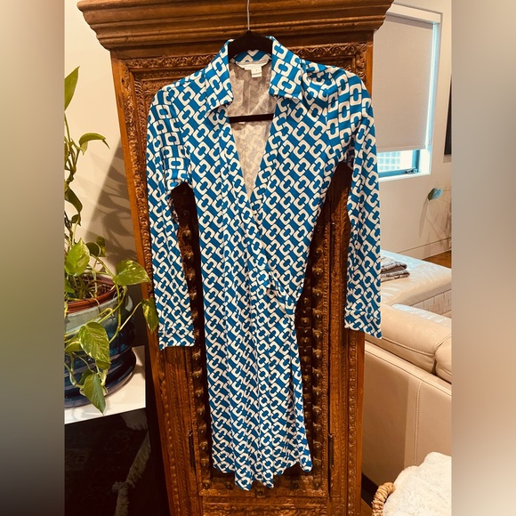 Diane Von Furstenberg Dresses & Skirts - Diane von Furstenberg Wrap dress
